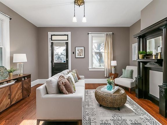 2nd image of 621 Waller Ave