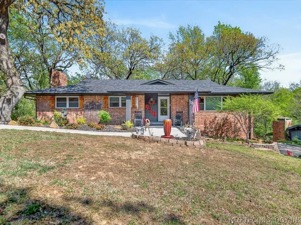 930 Briarwood Dr, Bartlesville, OK 74006