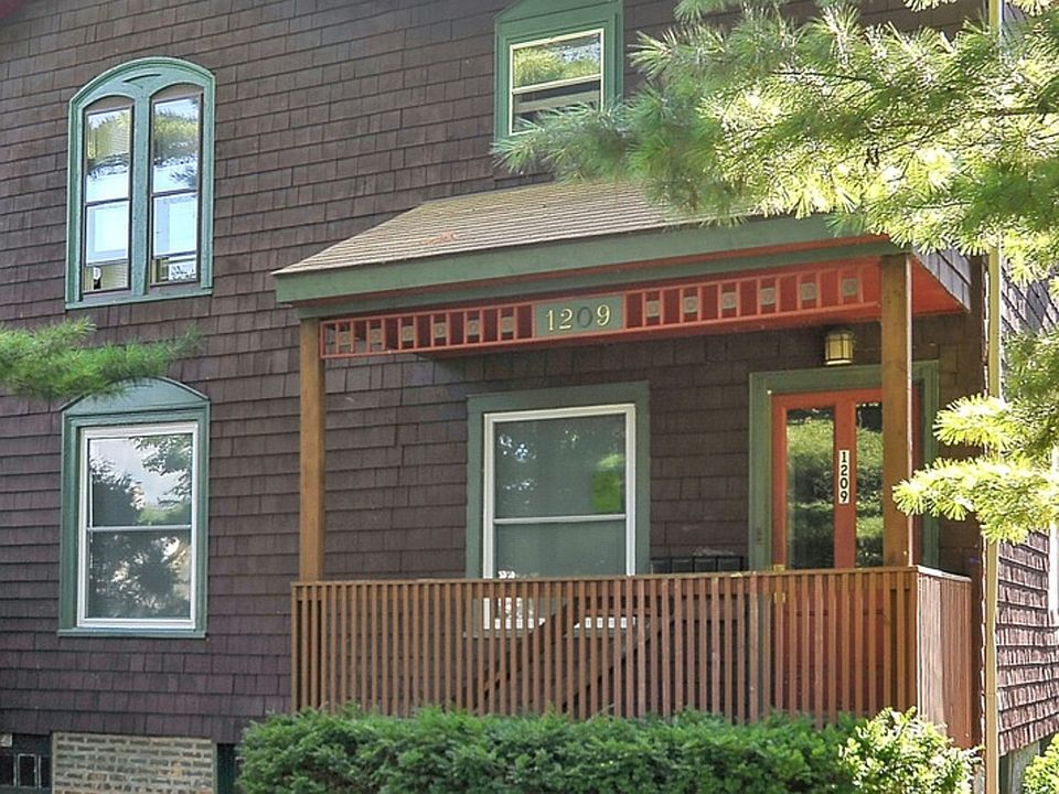 1st image of 1209 Dewey Ave APT 1R
