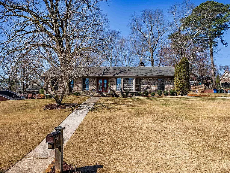 1228 Vista Ln — Photo 1