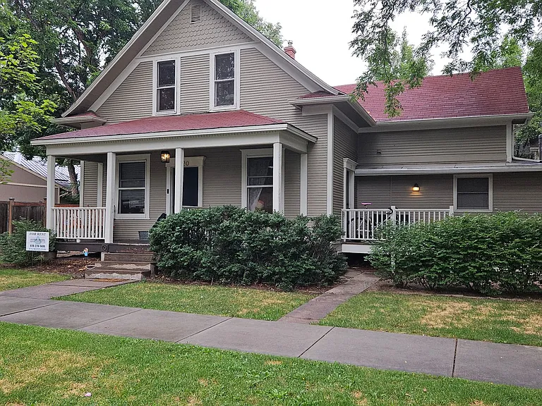 318-320 W Myrtle St — Photo 16