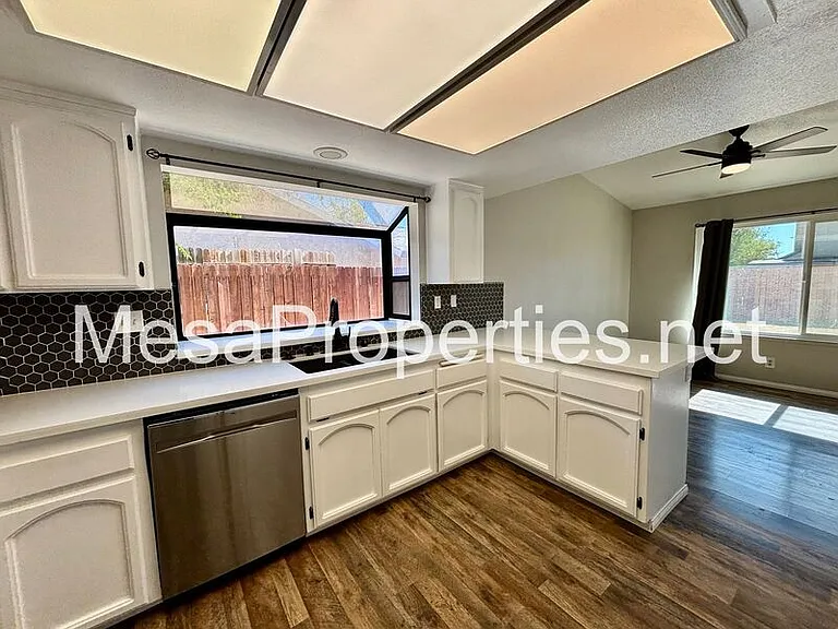 15137 Haddington Way — Photo 10