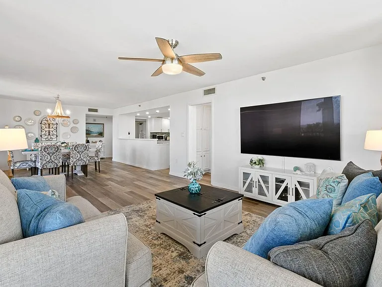 5047 N Highway A1A #404 — Photo 11