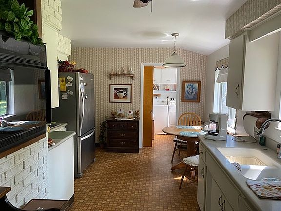 4th image of 3398 Oakland Grand
