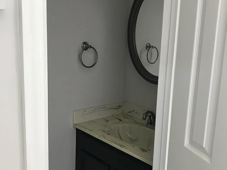 1130 Valleyview Dr — Photo 23