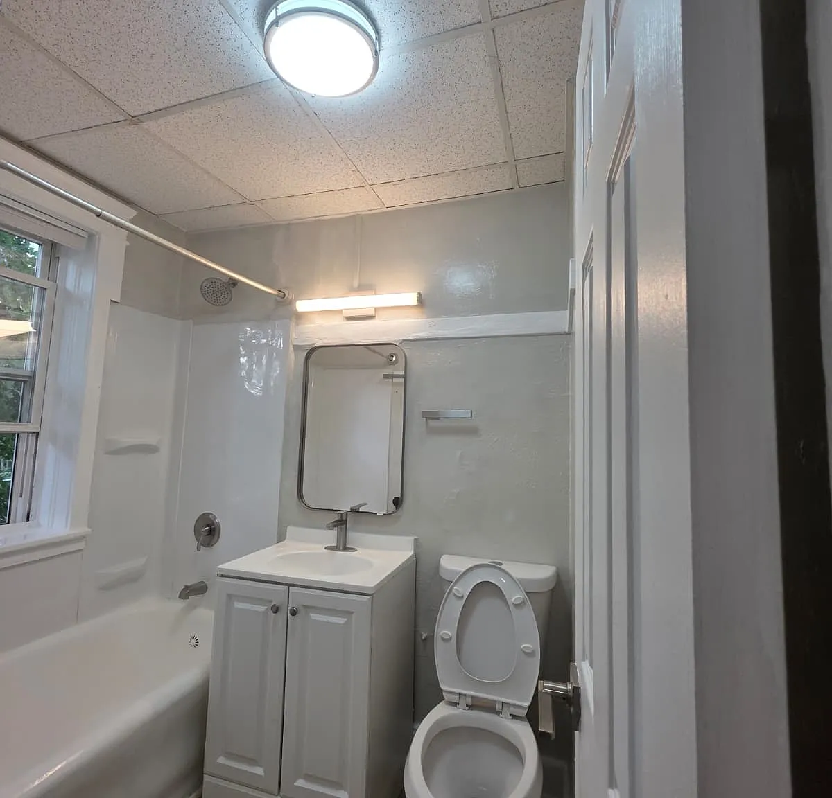Studio, 800 sqft, $1,219 — Photo 2