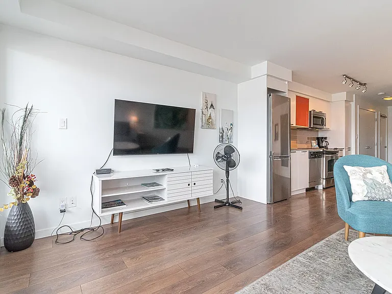517 Fisgard St #206 — Photo 9