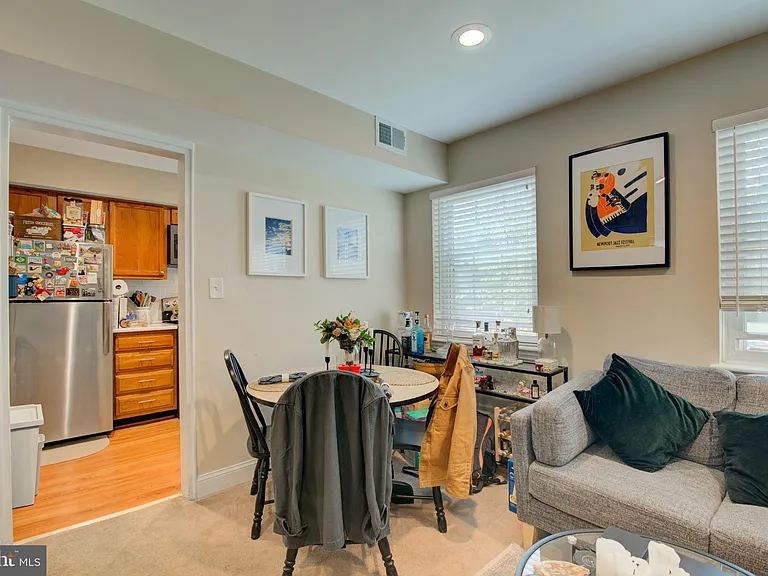 2100 N Scott St #103 — Photo 9