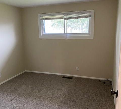 5th image of 263 Stratford Dr