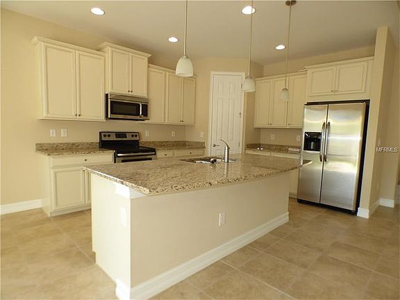 4th image of 19340 Yellowtail Ct