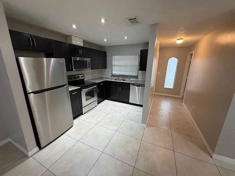 702 SE 47th St #2 — Photo 19