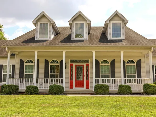 920 Juniper Dr, Maysville, KY 41056