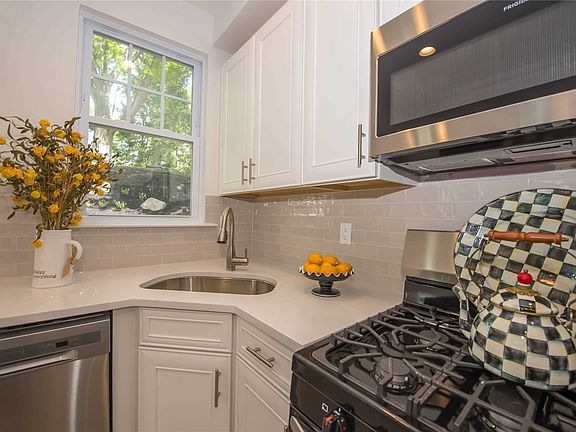 5th image of 6 Northridge St #6
