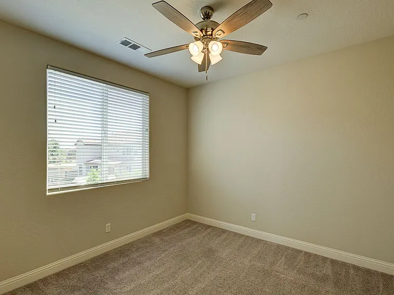 1148 Cordova Ave — Photo 14