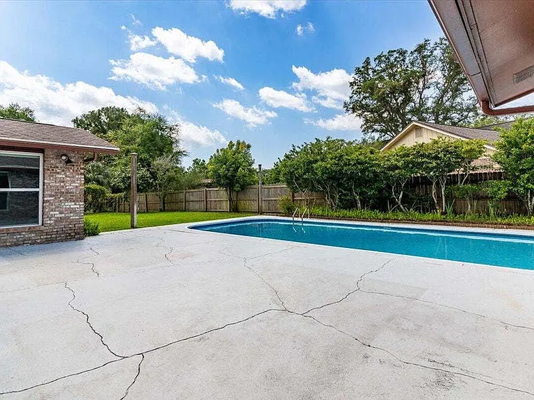 8 Stafford Cir — Photo 38