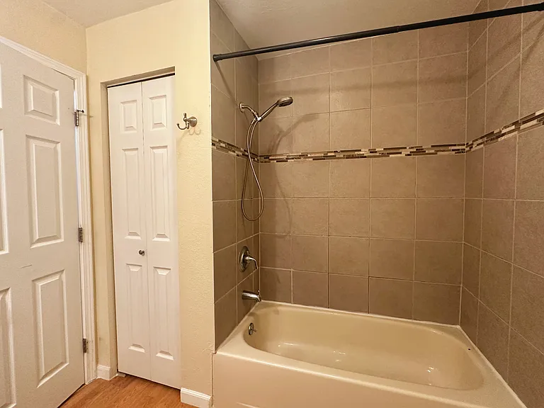 1800 Congress Cir #3 — Photo 8
