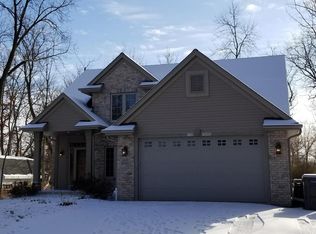 S105W20455 Northshore Ln, Muskego, WI