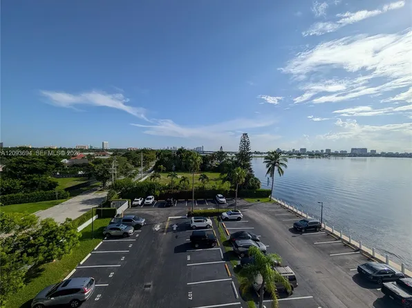 11930 N Bayshore Dr APT 502, North Miami, FL 33181