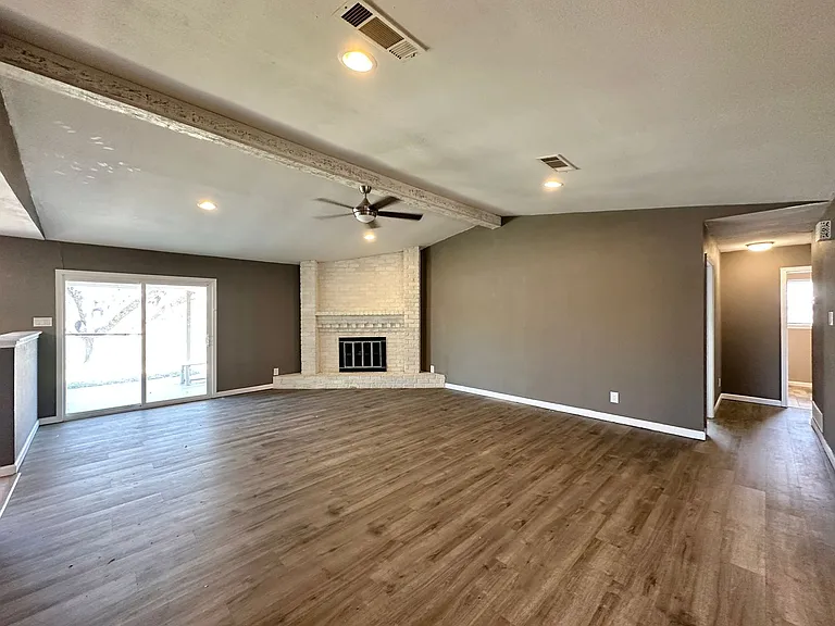 1904 Stardust St — Photo 3