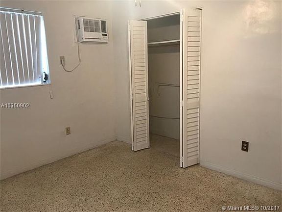 4th image of 1581 NE 8th St APT 1