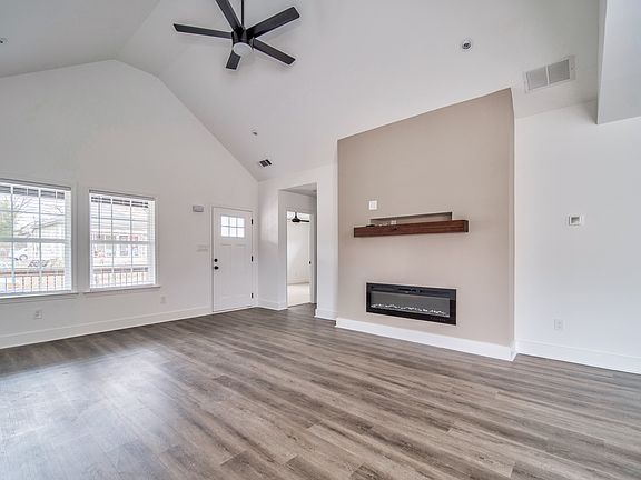 5th image of 405 N Gilmer St