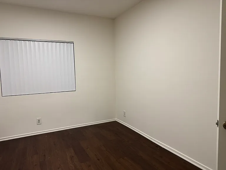 402 S Canyon Blvd #2 — Photo 6