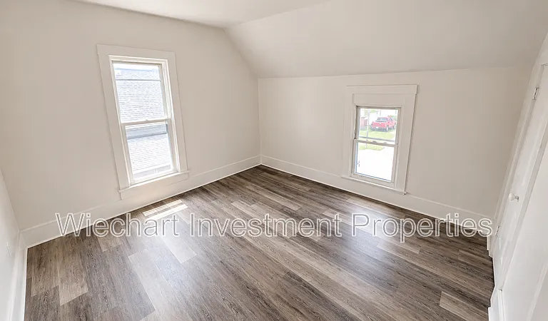342 N Charles St — Photo 13