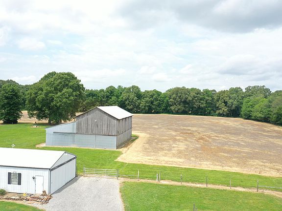 3rd image of 6035 Cunningham Rd