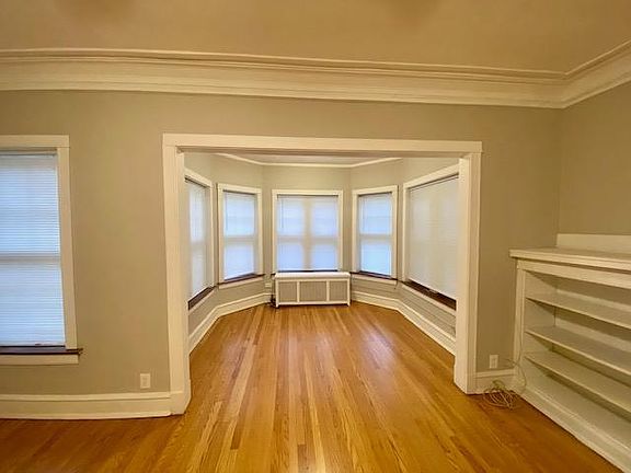 3rd image of 423 Washington Blvd #1
