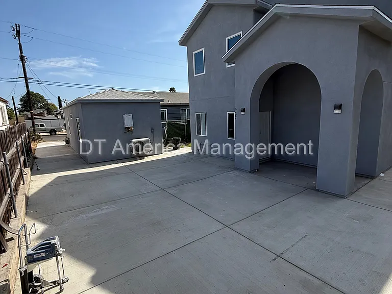 5484 Timothy Dr — Photo 4