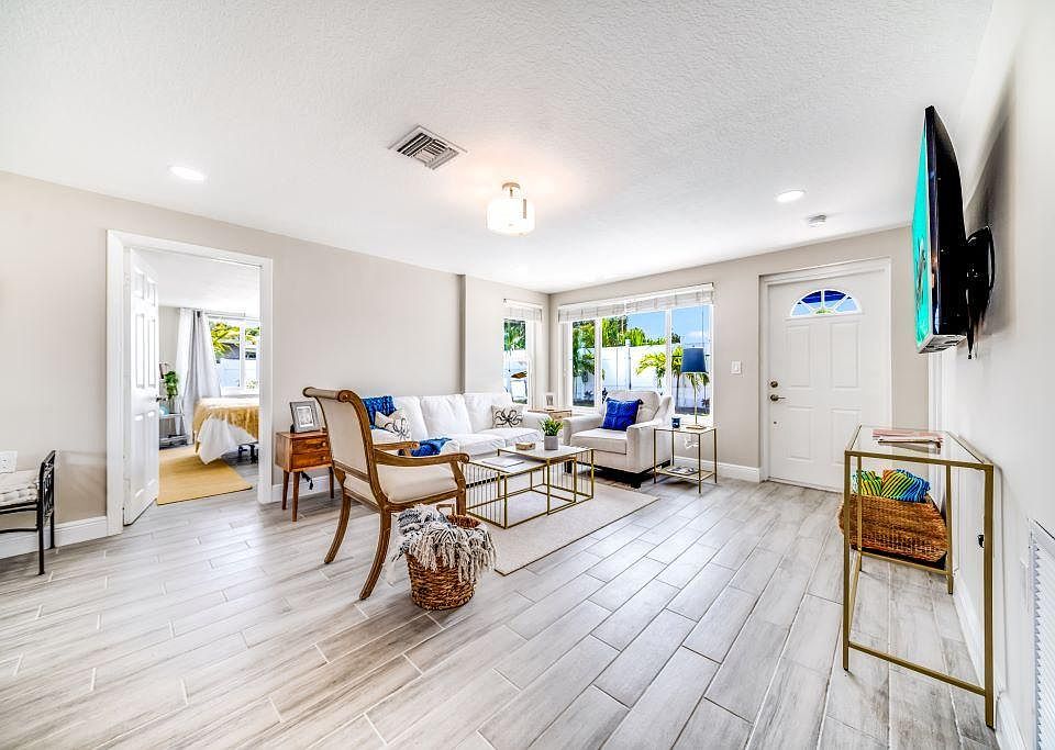 1st image of 214 Seacrest Ln #3/2