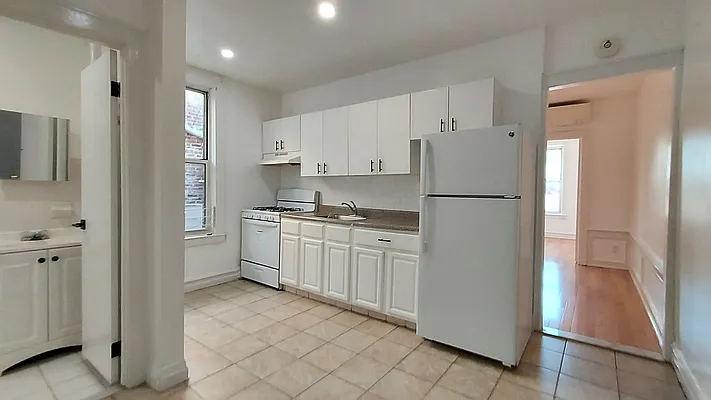 Rented by R New York | media 3