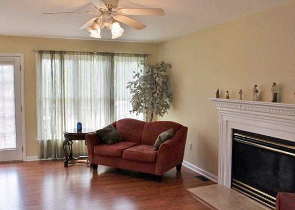 4th image of 4511 Brentwood Dr
