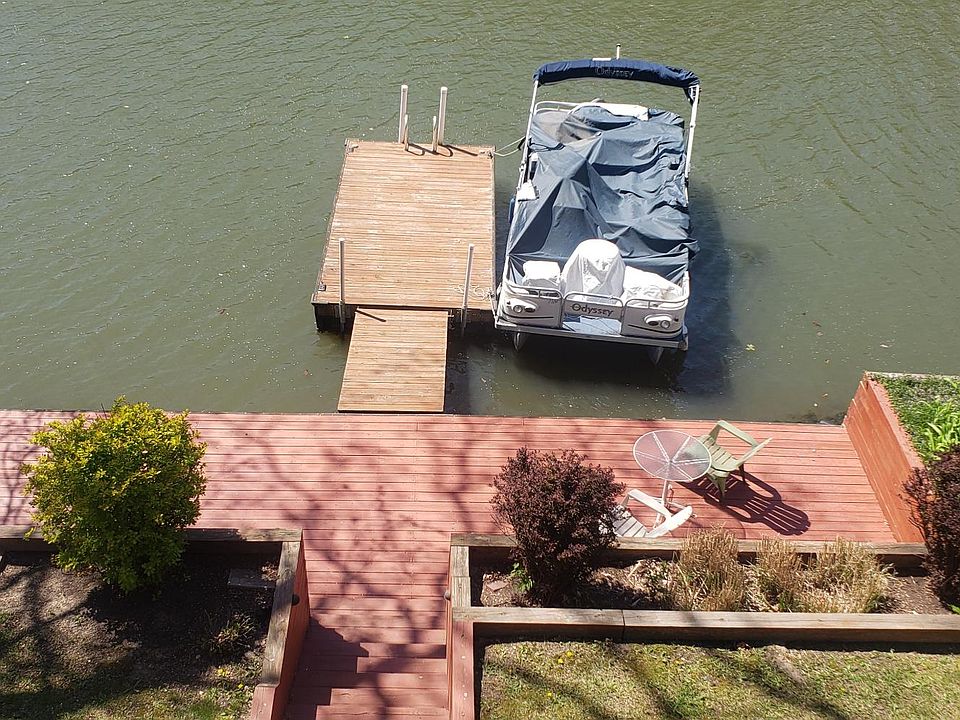 1st image of 1032 Island Ln