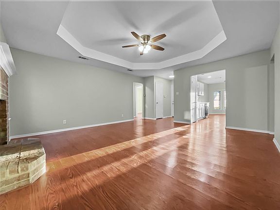 2nd image of 5009 Ridgehaven Dr