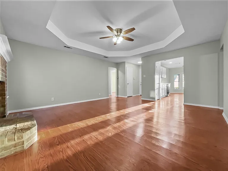 5009 Ridgehaven Dr — Photo 2