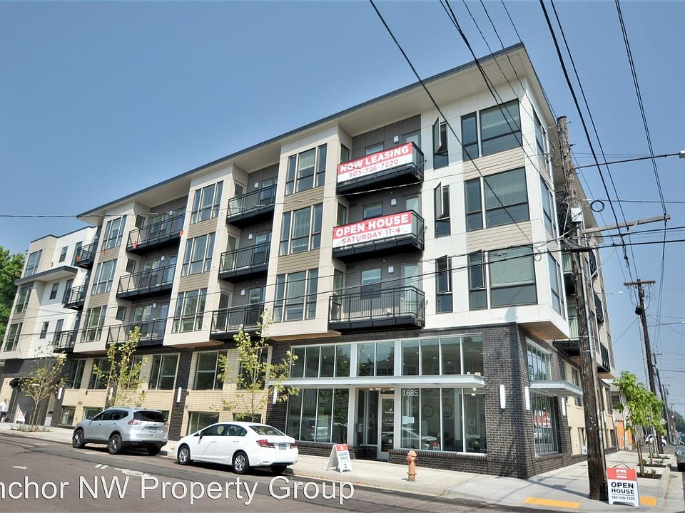 2nd image of 1685 SE Umatilla St APT 301