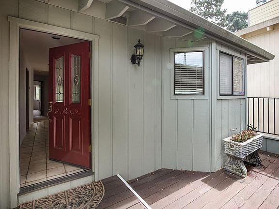 3rd image of 326 Los Altos Dr