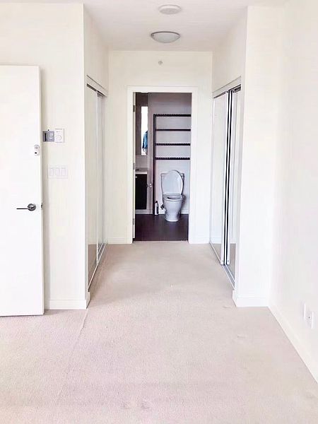 Burnaby Apartment for rent - 2 Bedrooms — photo 4