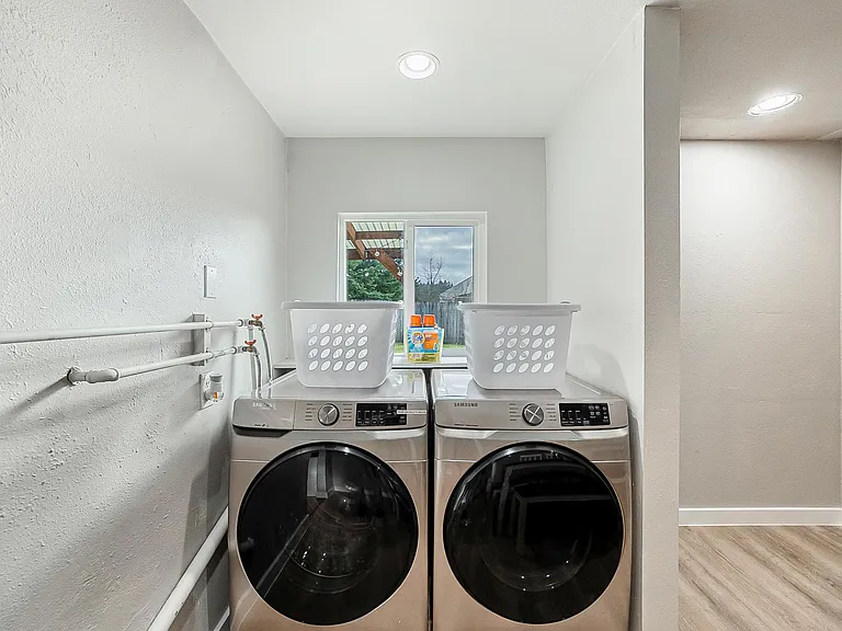 8419 Quinault Dr NE — Photo 16