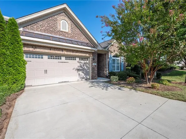 900 Friedberg Village Dr, Winston Salem, NC 27127