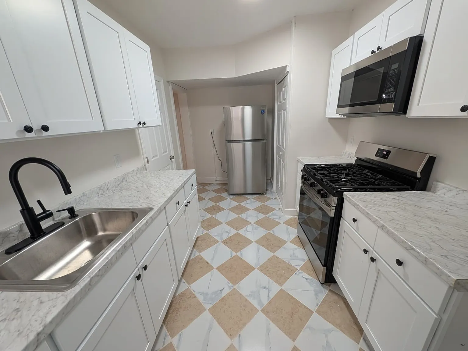 3 bed, $1,750 — Photo 3