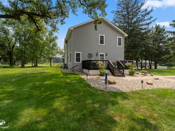 3842 Stone Oaks Dr, Kankakee, IL 60901