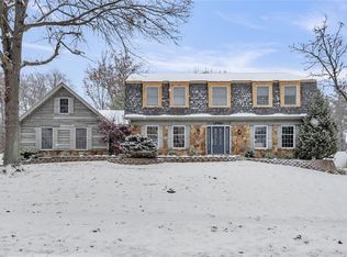 12861 White Rock Ct, Saint Louis, MO 63131