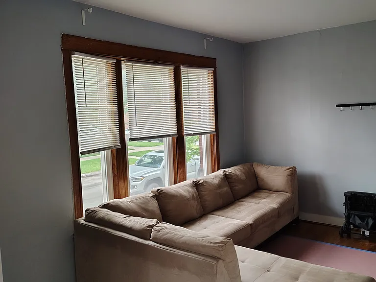 2907 W Fletcher St #1 — Photo 4