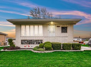 9333 Melvina Ave, Oak Lawn, IL