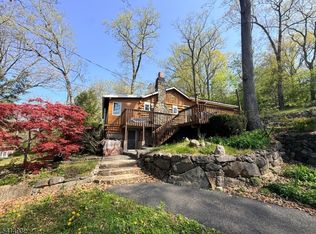 390 Lakeview Ave, Ringwood, NJ 07456