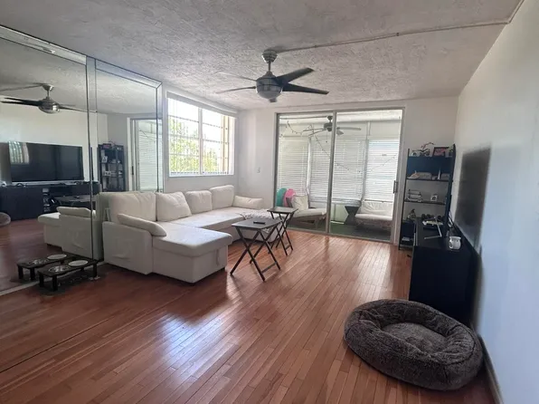 7300 NW 17th Street #402, Plantation, FL 33313