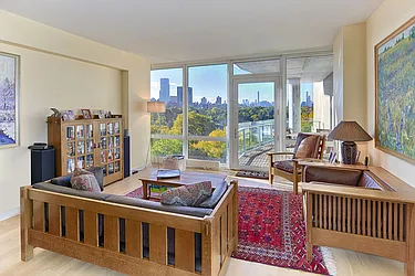 Sold by Isen & Company : Real Estate Advisors