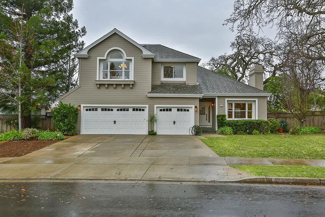 10902 Wilkinson Ave photo 1